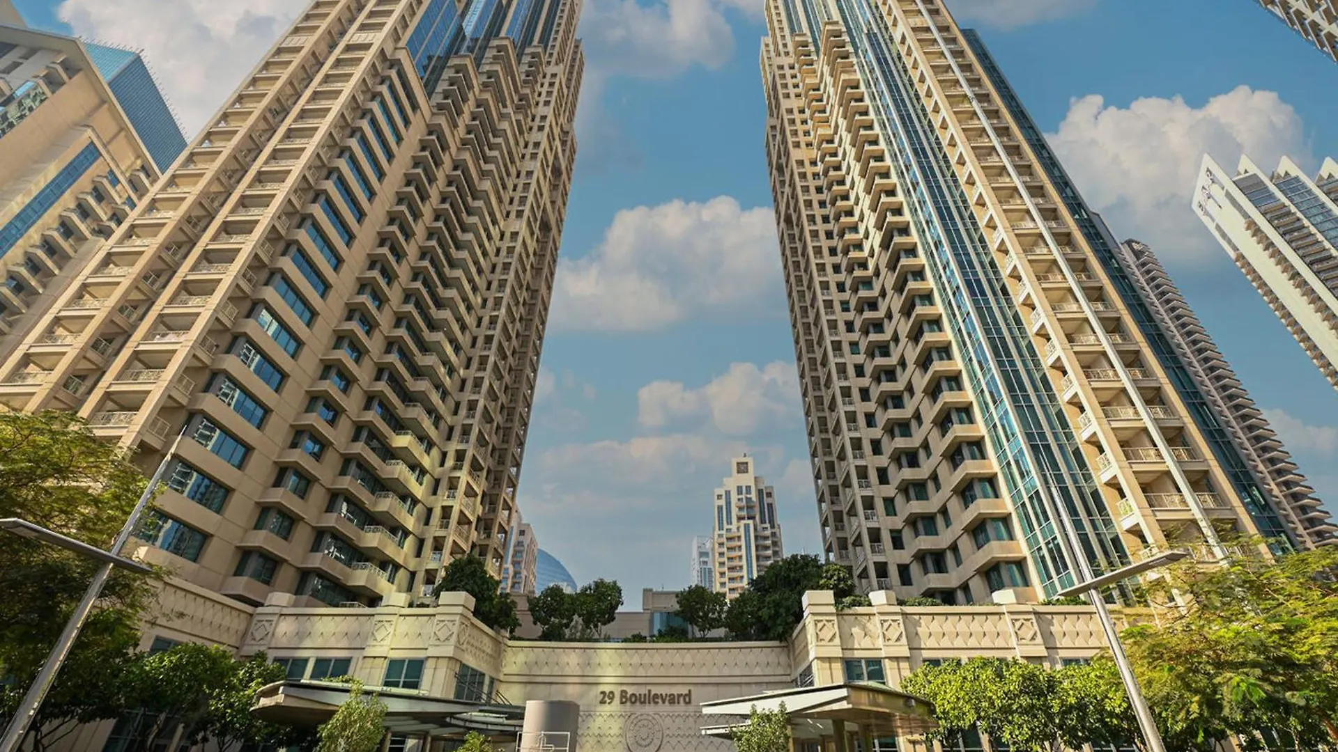 Vserve - 1 Bedroom Spacious Majestic Burj Khalifa View Dubai