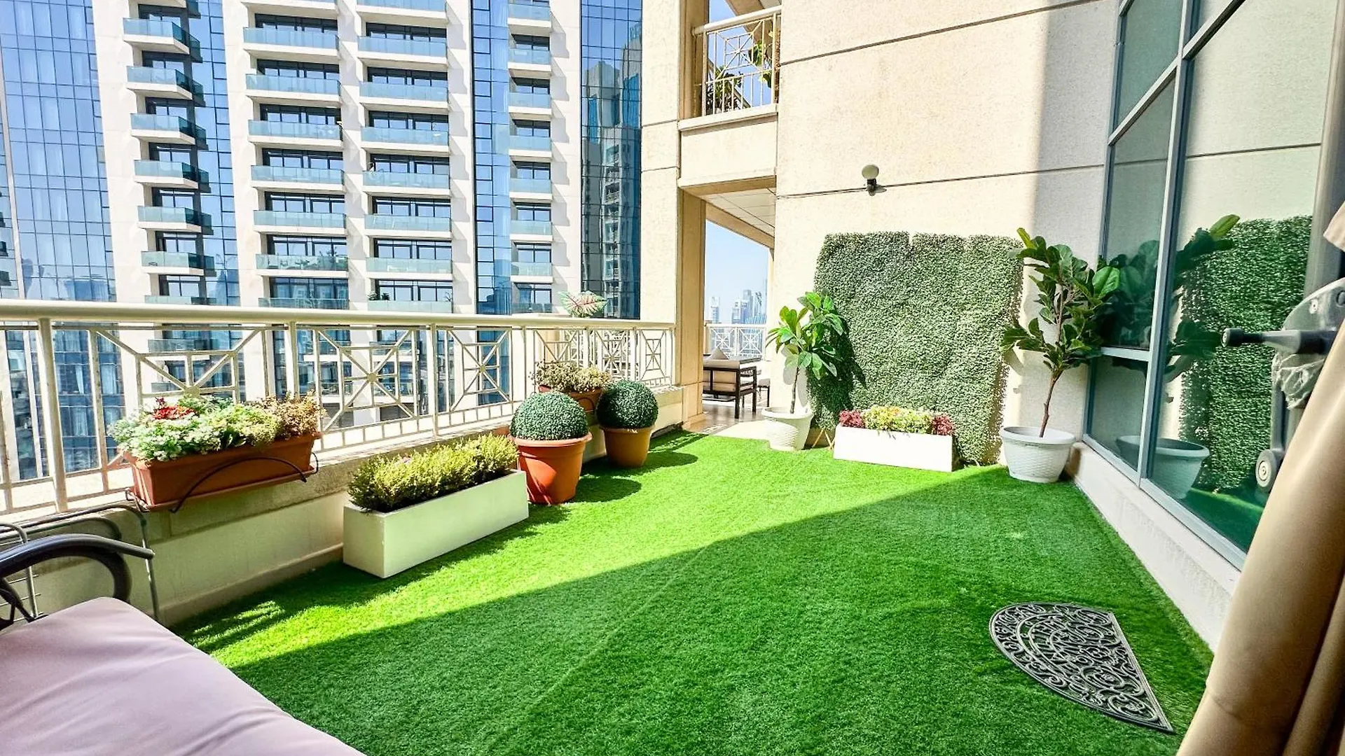 Apartment Vserve - 1 Bedroom Spacious Majestic Burj Khalifa View Dubai