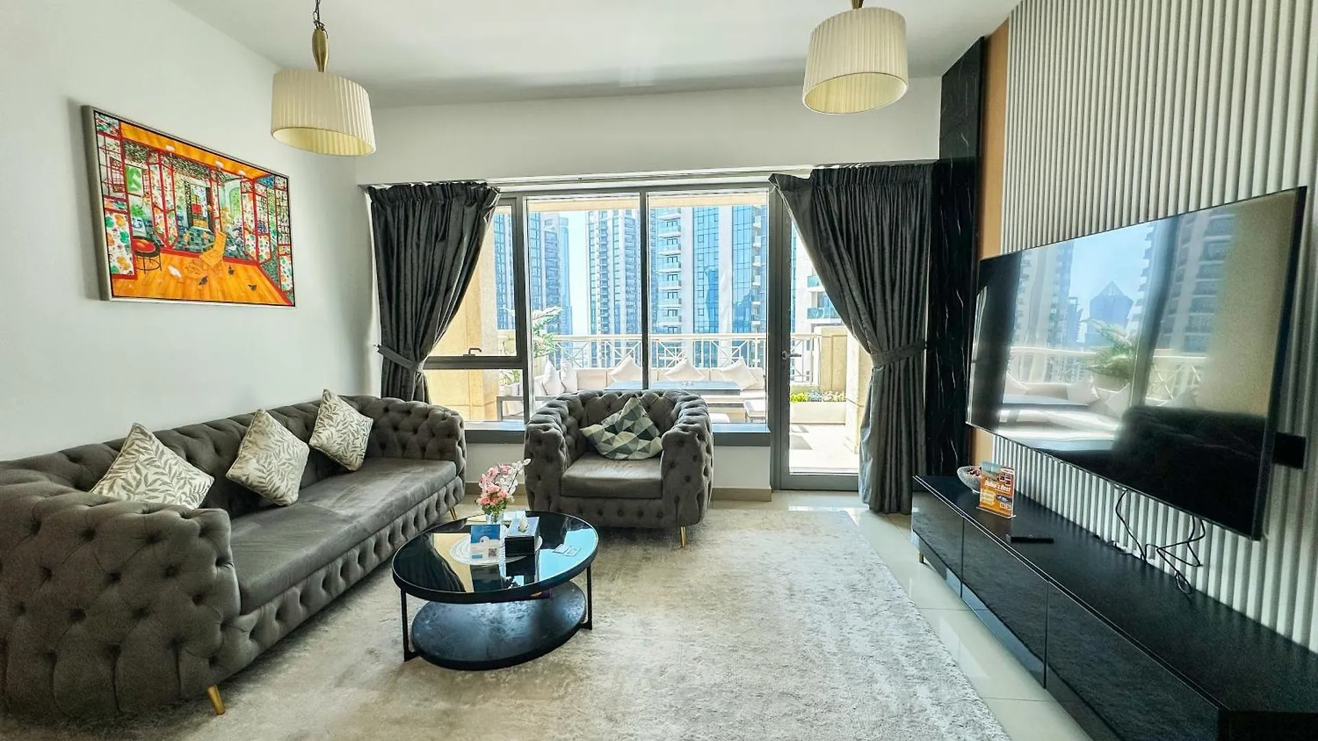 Vserve - 1 Bedroom Spacious Majestic Burj Khalifa View Dubai Apartment