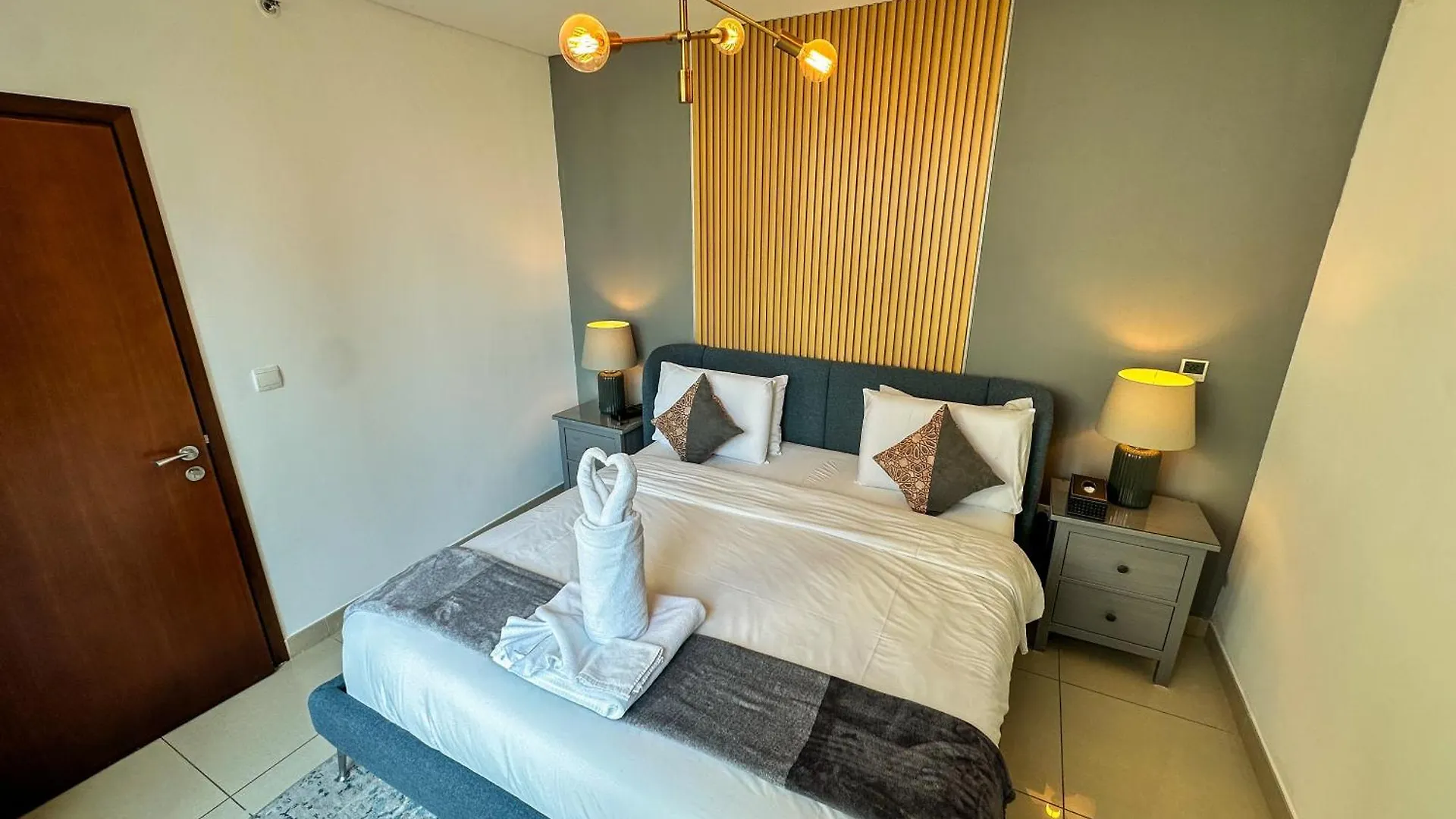 Vserve - 1 Bedroom Spacious Majestic Burj Khalifa View Dubai Förenade Arabemiraten
